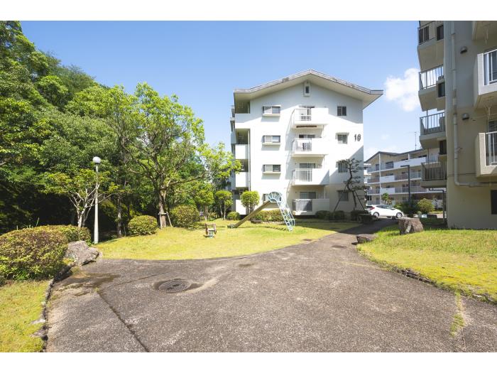 apartment 奈良市青山1丁目1番地

住棟配置図