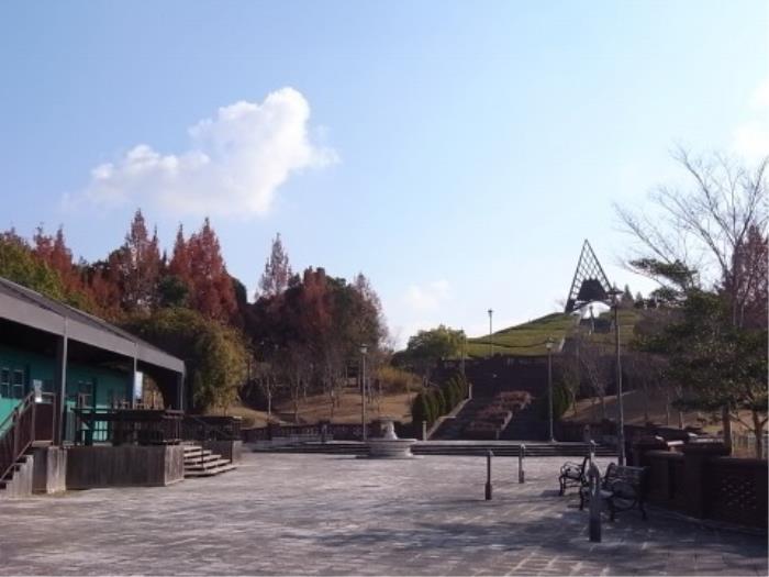 apartment 三田市あかしあ台5丁目30番地の2

住棟配置図