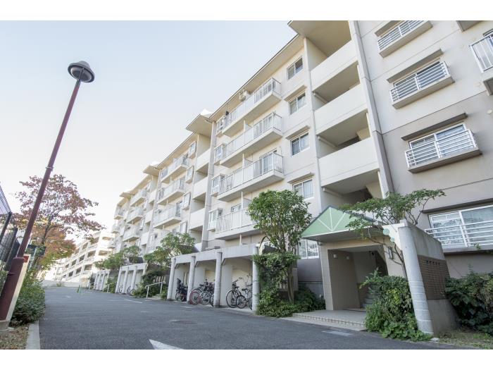 apartment 高槻市赤大路町44番

住棟配置図