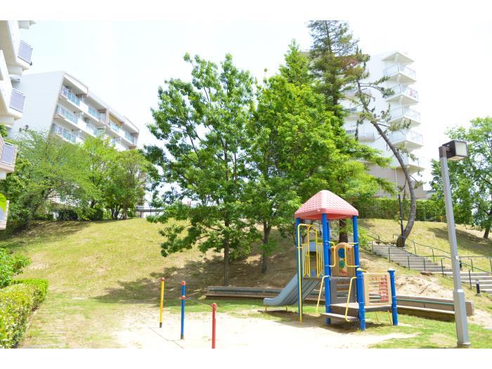 apartment 豊中市旭丘1・3・4・6・7・9番

住棟配置図