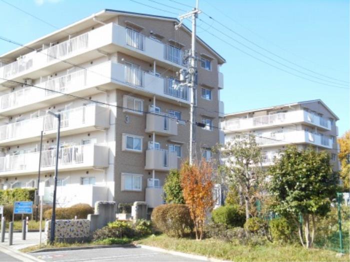 apartment 富田林市小金台四丁目2番

住棟配置図