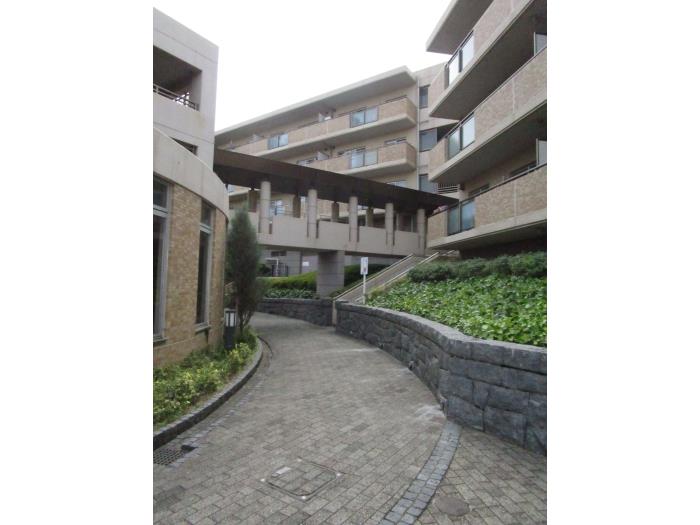 apartment 芦屋市東芦屋町25番

住棟配置図