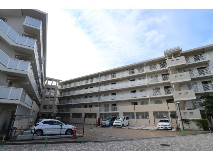 apartment 芦屋市朝日ヶ丘町4番

住棟配置図