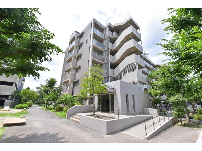 apartment 茨木市学園町3番

住棟配置図