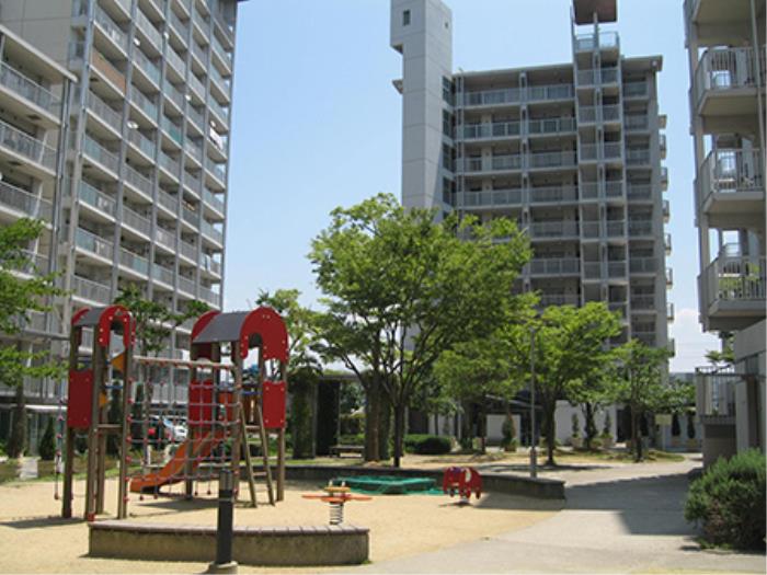 apartment 尼崎市潮江一丁目6番

住棟配置図