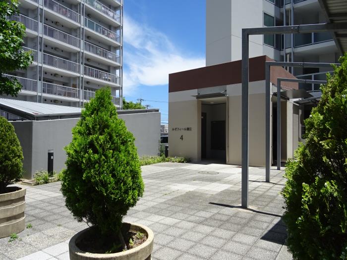 apartment 尼崎市潮江一丁目6番

住棟配置図