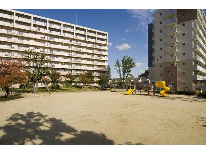 apartment 枚方市中宮北町2番

住棟配置図