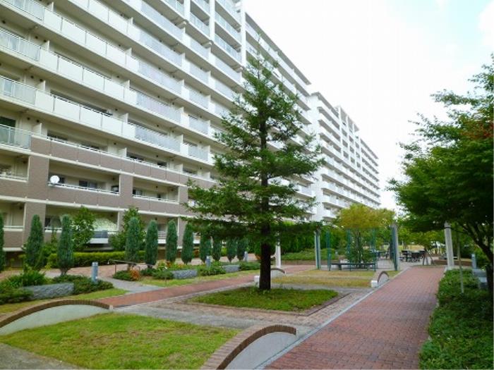 apartment 茨木市三島丘二丁目30番

住棟配置図