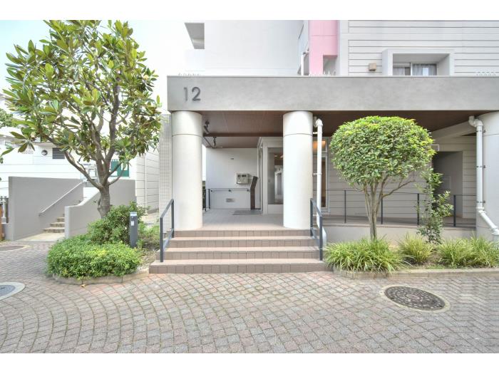 apartment 豊中市服部寿町一丁目9、10、11番

住棟配置図