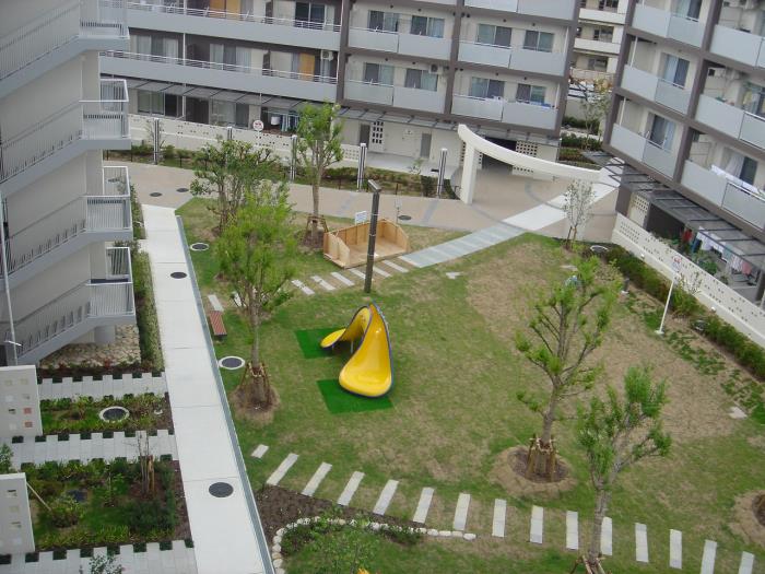 apartment 豊中市刀根山4丁目4番

住棟配置図