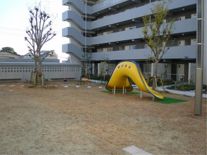 apartment 豊中市刀根山4丁目4番

住棟配置図