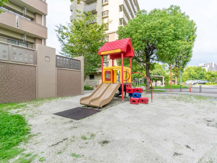 福岡県福岡市中央区にあるUR賃貸住宅 アーベインルネス友泉の周辺写真 2/9